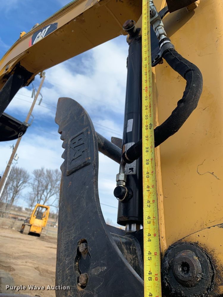 image for item DM7738 2010 Caterpillar 304C CR mini excavator