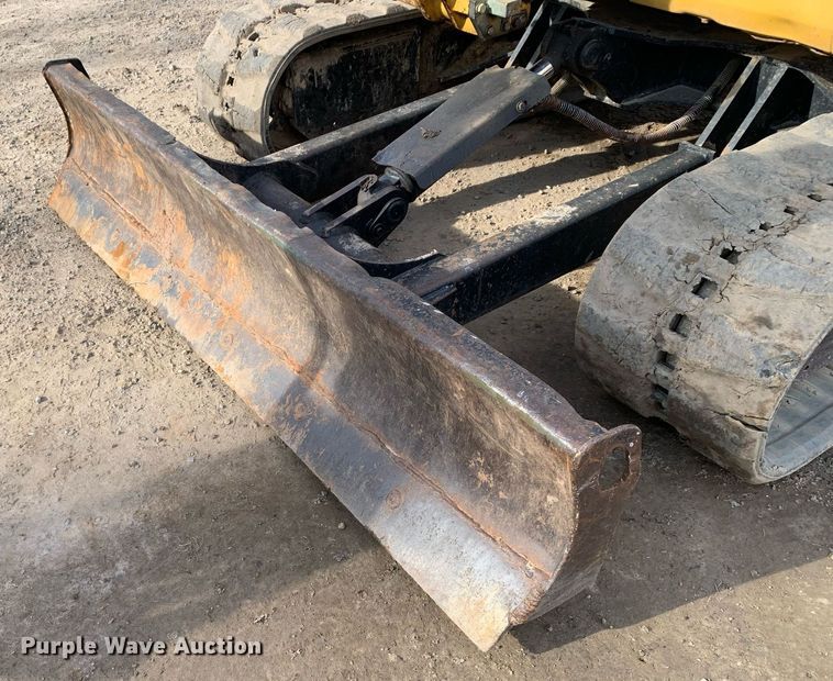 image for item DM7738 2010 Caterpillar 304C CR mini excavator