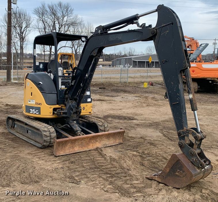 image for item DM7739 2015 John Deere 35G mini excavator