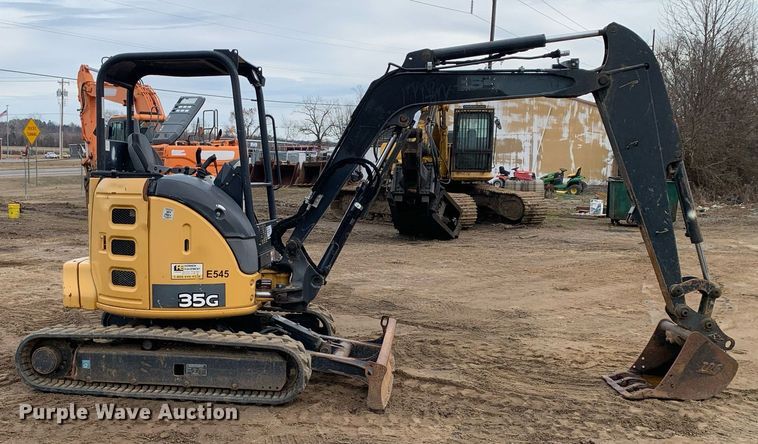 image for item DM7739 2015 John Deere 35G mini excavator