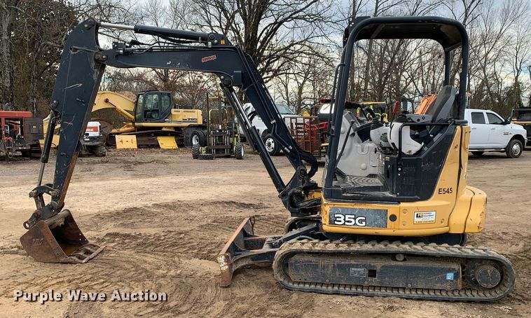 image for item DM7739 2015 John Deere 35G mini excavator