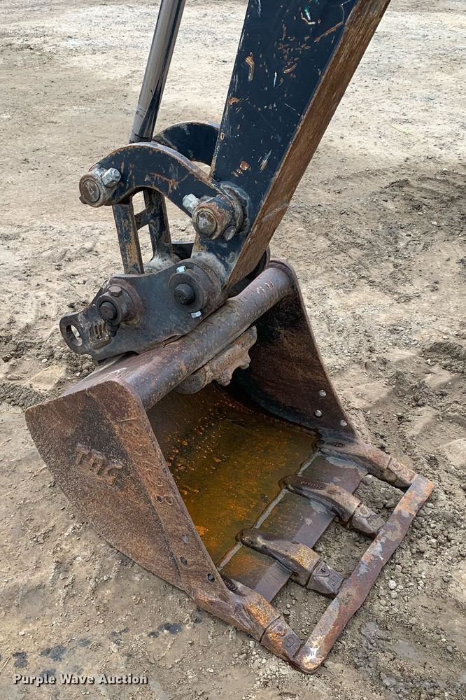 image for item DM7739 2015 John Deere 35G mini excavator