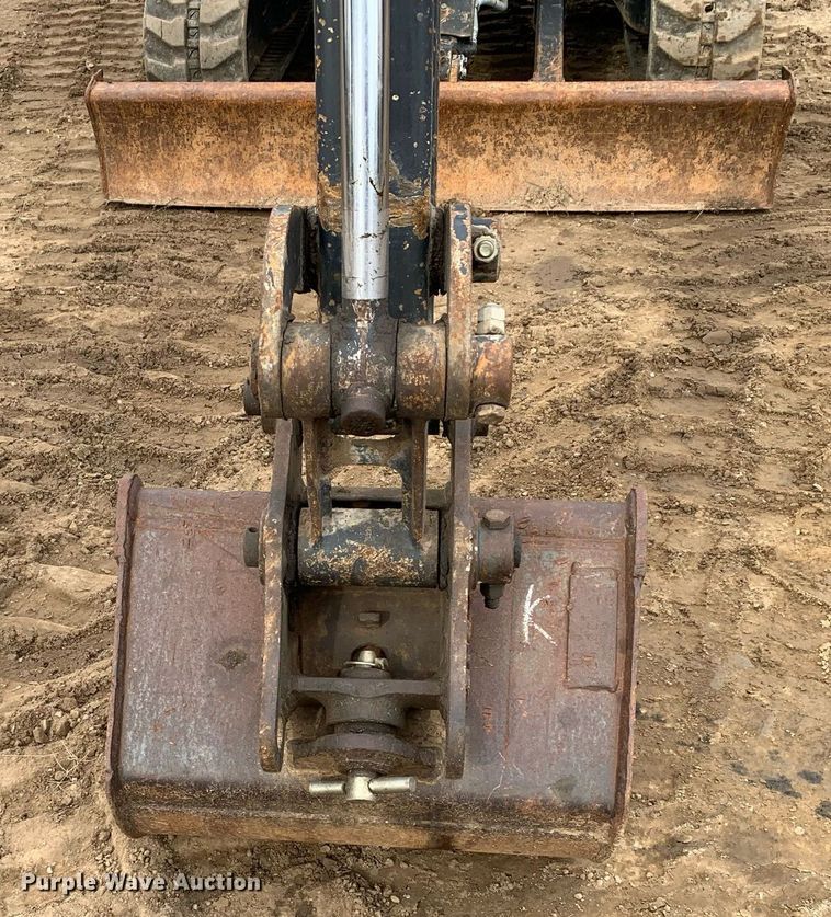 image for item DM7739 2015 John Deere 35G mini excavator