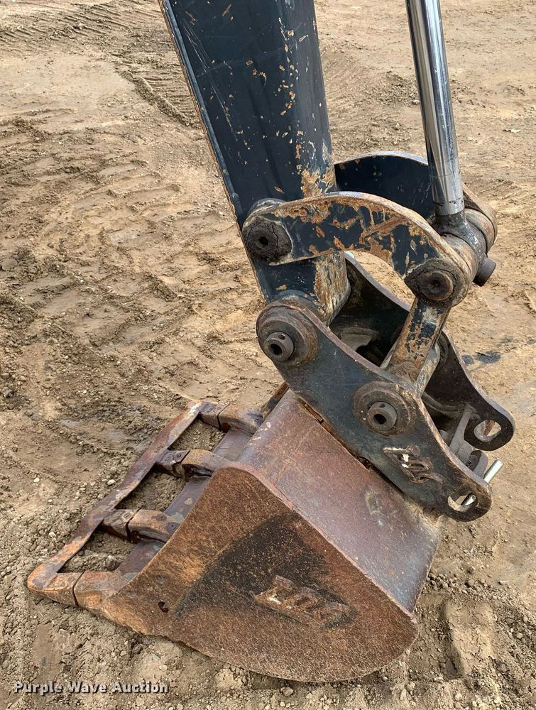 image for item DM7739 2015 John Deere 35G mini excavator