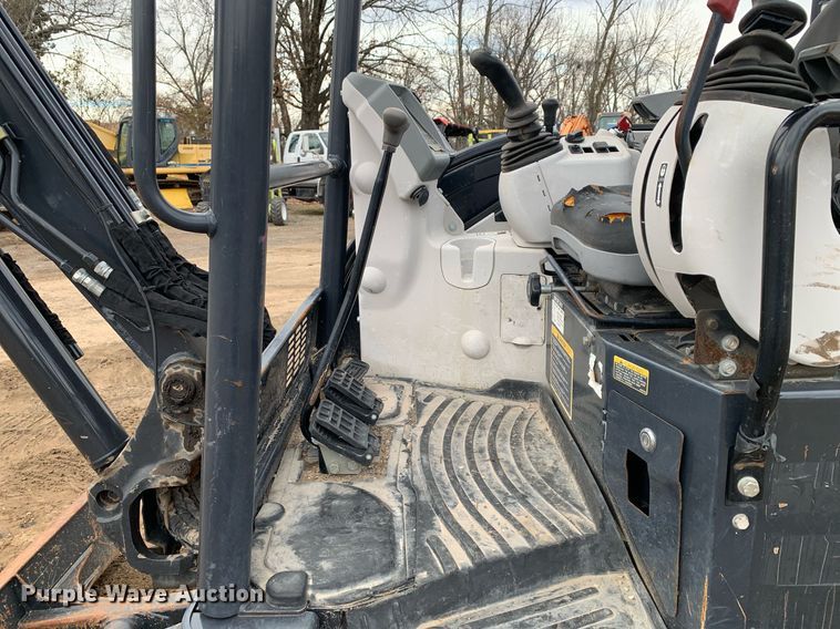 image for item DM7739 2015 John Deere 35G mini excavator