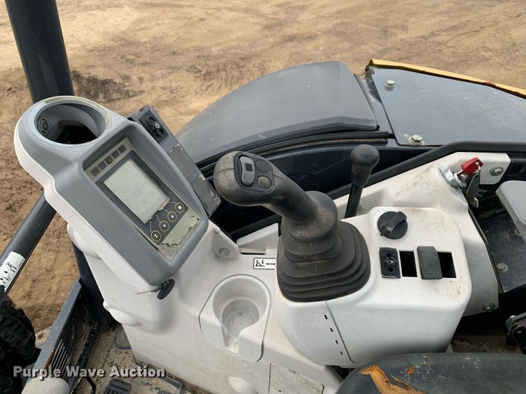 image for item DM7739 2015 John Deere 35G mini excavator