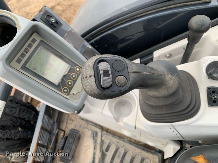 image for item DM7739 2015 John Deere 35G mini excavator