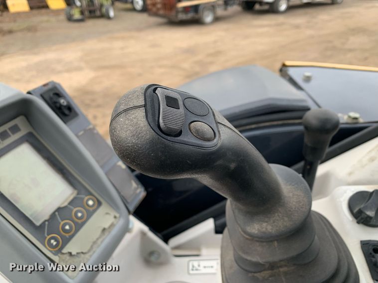 image for item DM7739 2015 John Deere 35G mini excavator