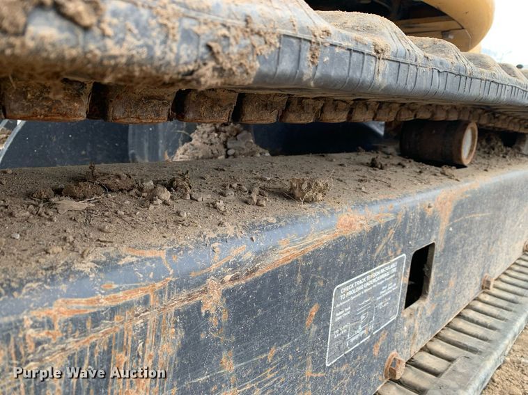 image for item DM7739 2015 John Deere 35G mini excavator