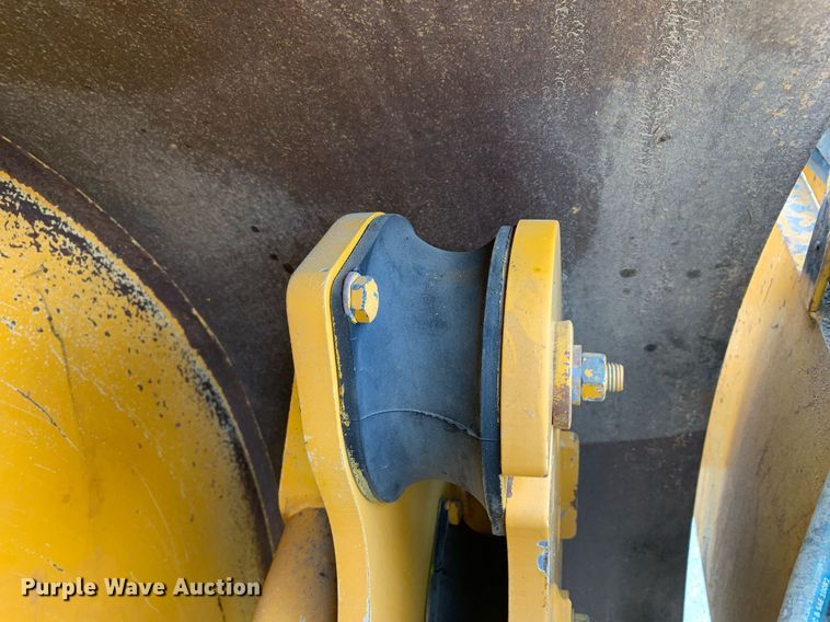 image for item DM7742 2005 Ingersoll Rand  SD100D single drum vibratory roller