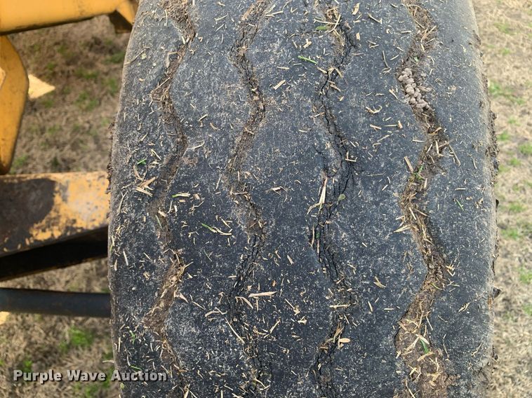 image for item DM7745 Ford 555C backhoe