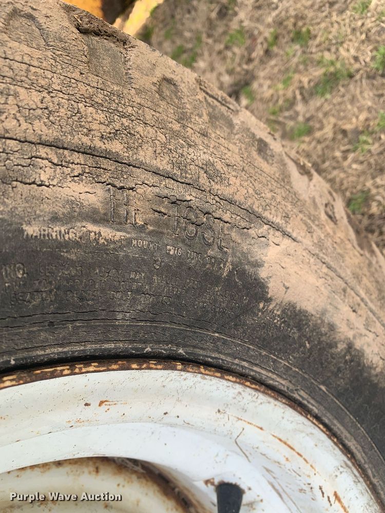 image for item DM7745 Ford 555C backhoe