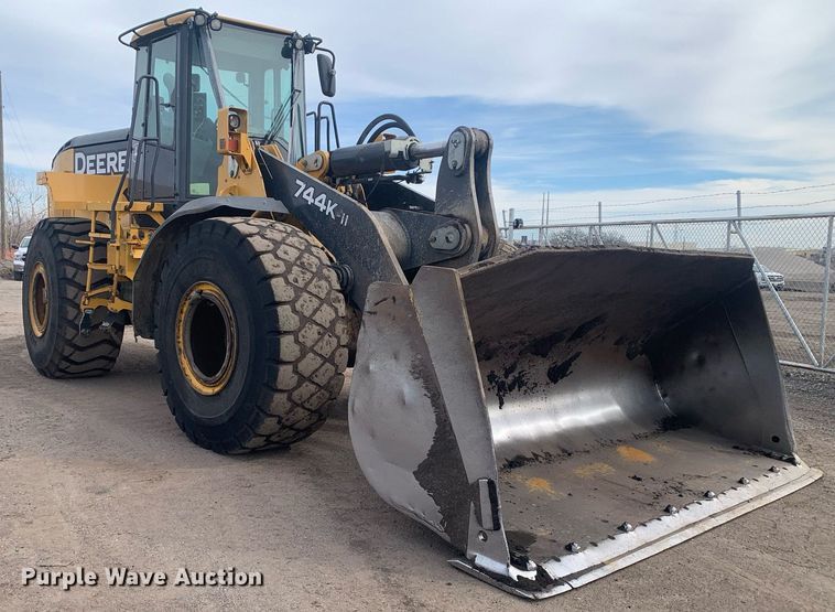 image for item DM7747 2017 John Deere 744K II wheel loader