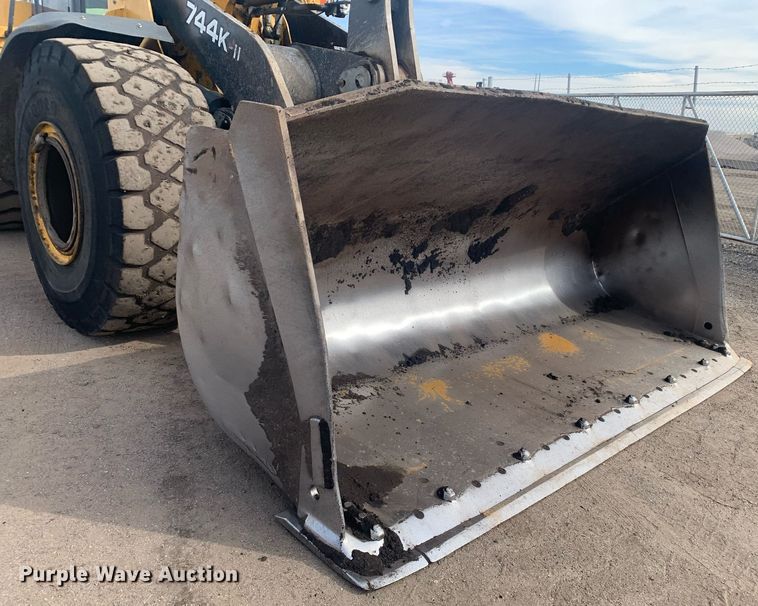 image for item DM7747 2017 John Deere 744K II wheel loader