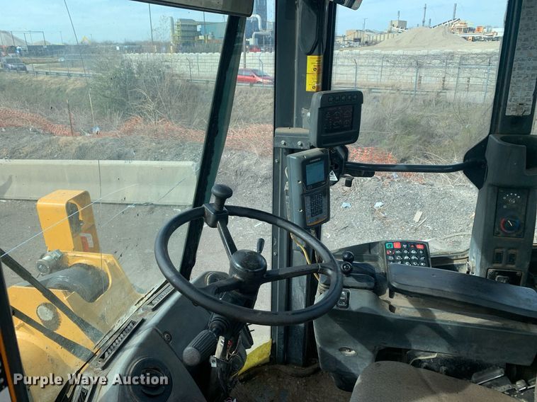 image for item DM7747 2017 John Deere 744K II wheel loader