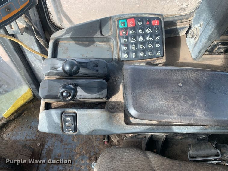 image for item DM7747 2017 John Deere 744K II wheel loader