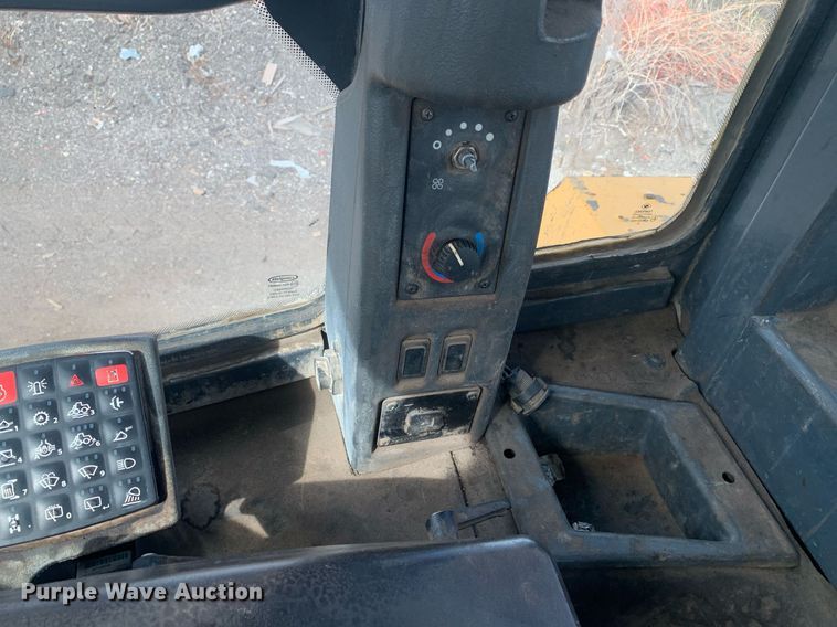 image for item DM7747 2017 John Deere 744K II wheel loader