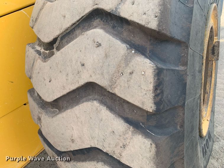 image for item DM7747 2017 John Deere 744K II wheel loader