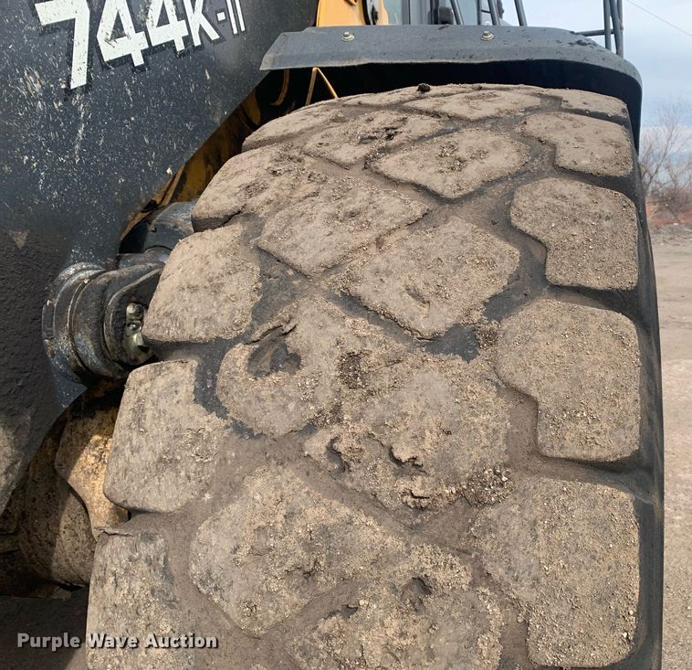image for item DM7747 2017 John Deere 744K II wheel loader