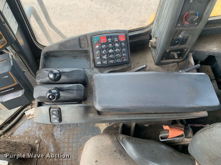 image for item DM7748 2015 John Deere 744K II wheel loader