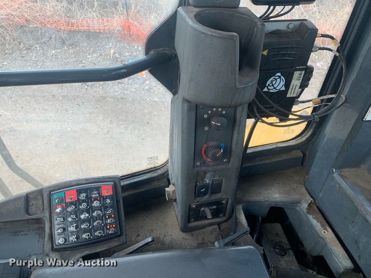 image for item DM7748 2015 John Deere 744K II wheel loader