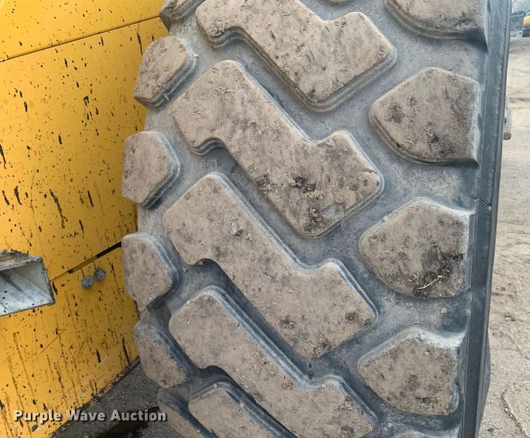 image for item DM7748 2015 John Deere 744K II wheel loader