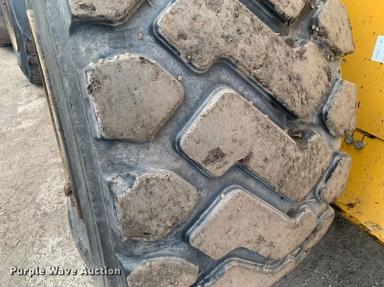 image for item DM7748 2015 John Deere 744K II wheel loader