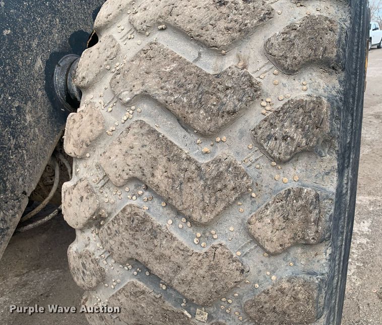 image for item DM7748 2015 John Deere 744K II wheel loader