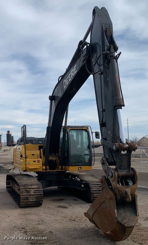 image for item DM7749 2018 John Deere 250G LC excavator