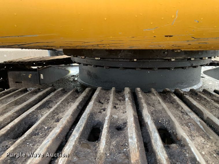 image for item DM7749 2018 John Deere 250G LC excavator