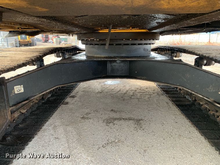 image for item DM7749 2018 John Deere 250G LC excavator