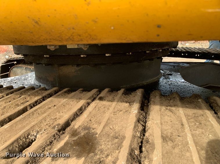 image for item DM7749 2018 John Deere 250G LC excavator