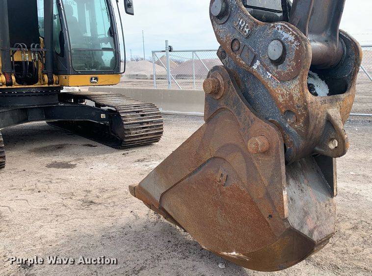 image for item DM7749 2018 John Deere 250G LC excavator