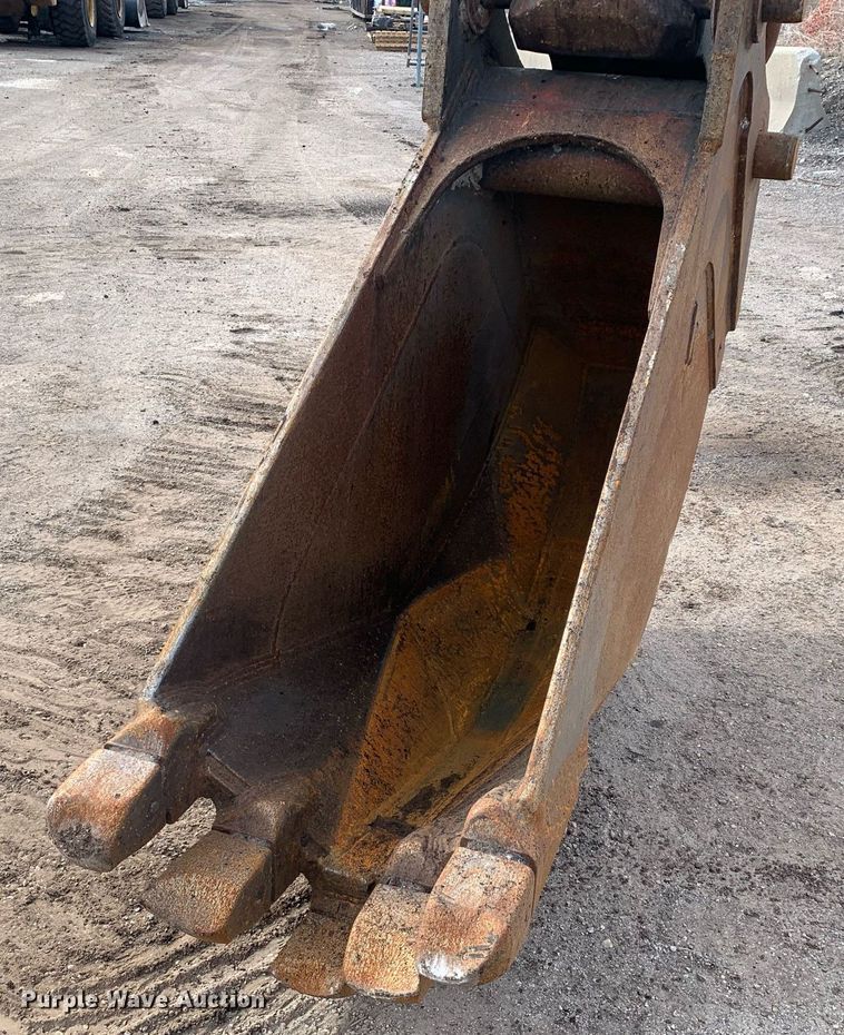 image for item DM7749 2018 John Deere 250G LC excavator