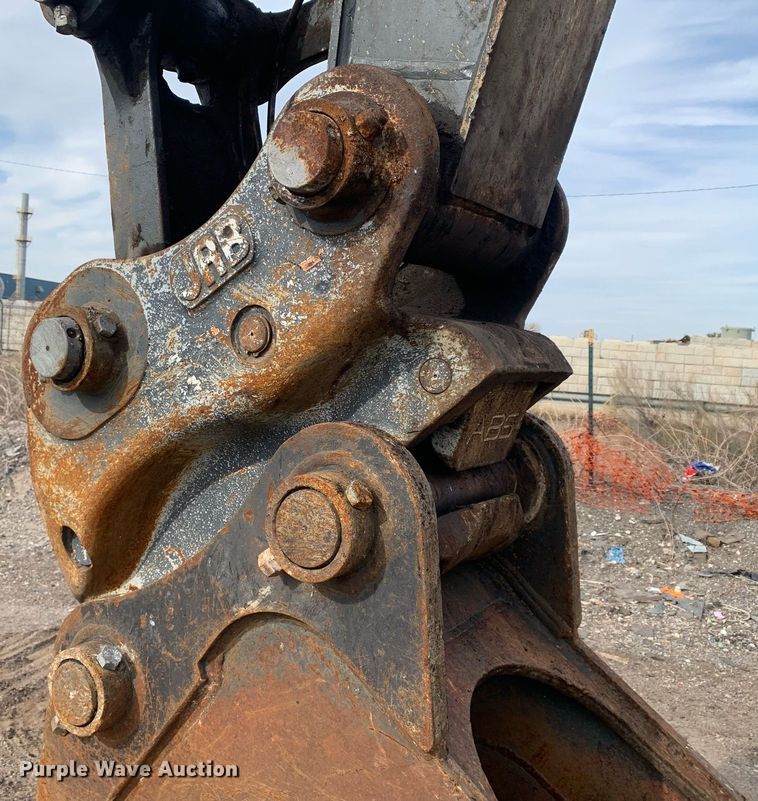 image for item DM7749 2018 John Deere 250G LC excavator