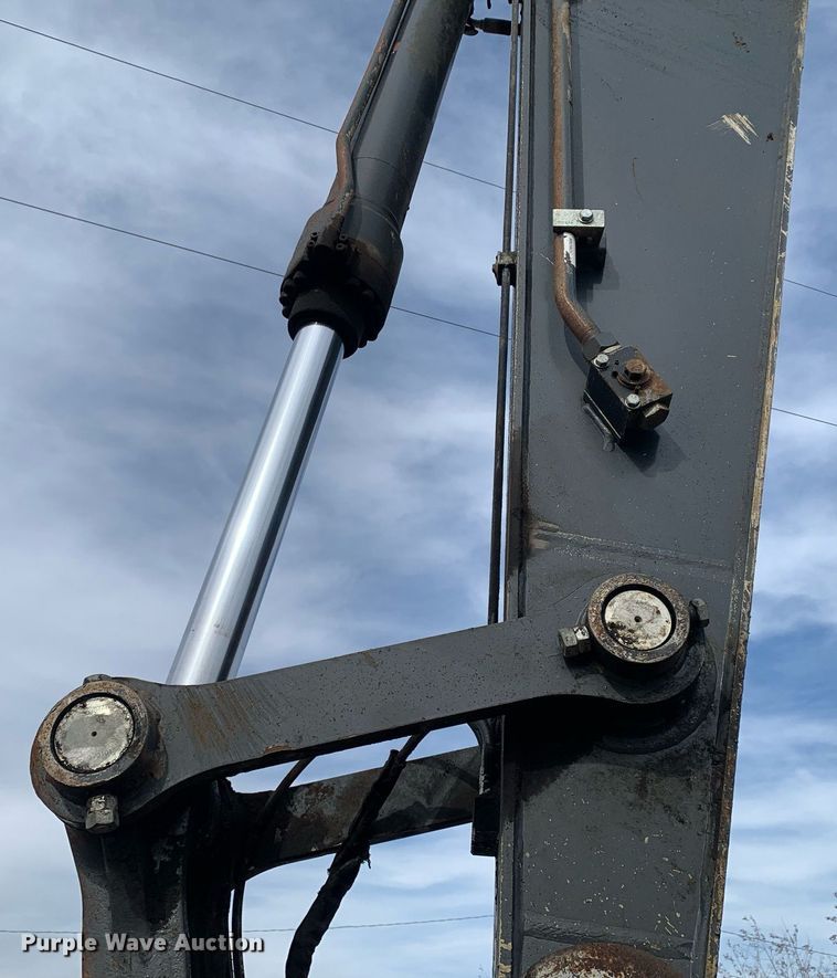 image for item DM7749 2018 John Deere 250G LC excavator