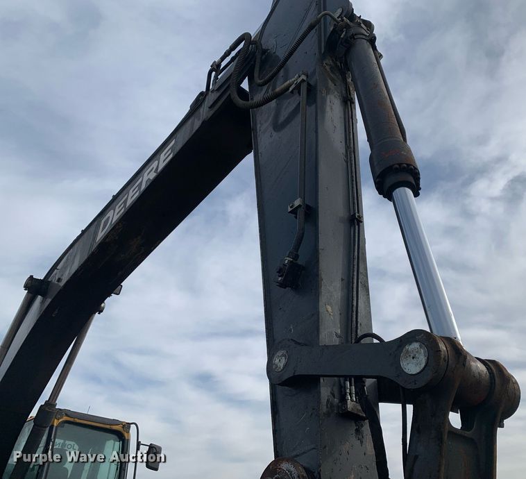 image for item DM7749 2018 John Deere 250G LC excavator