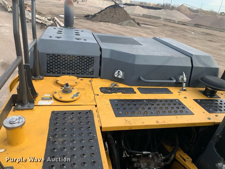 image for item DM7749 2018 John Deere 250G LC excavator