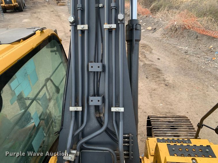 image for item DM7749 2018 John Deere 250G LC excavator