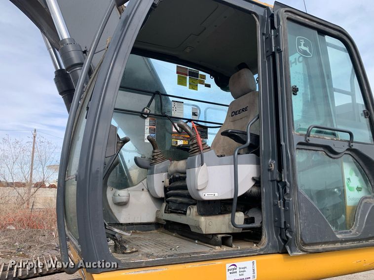 image for item DM7749 2018 John Deere 250G LC excavator