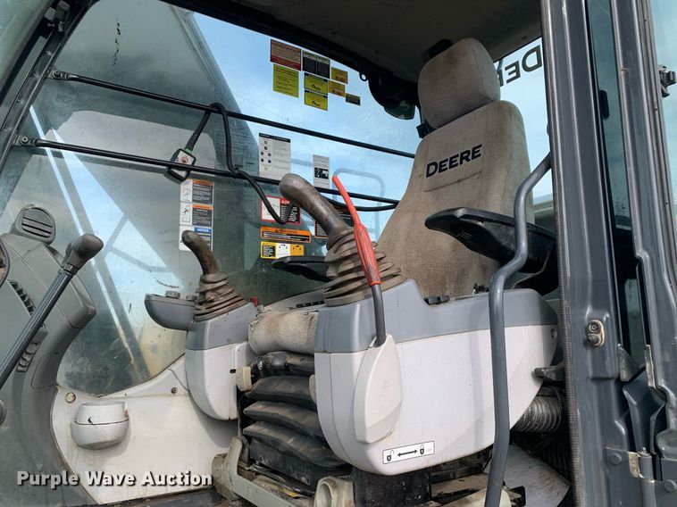 image for item DM7749 2018 John Deere 250G LC excavator