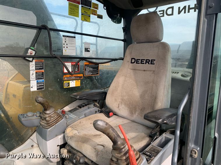 image for item DM7749 2018 John Deere 250G LC excavator