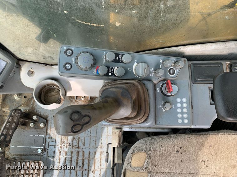 image for item DM7749 2018 John Deere 250G LC excavator