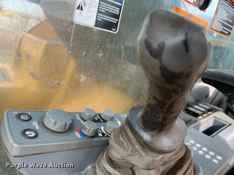 image for item DM7749 2018 John Deere 250G LC excavator