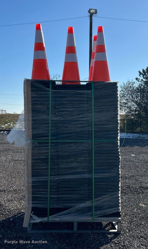 image for item DN0658 Approximately 250 traffic cones