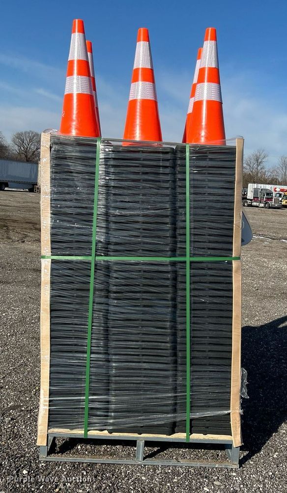 image for item DN0659 Approximately 250 traffic cones