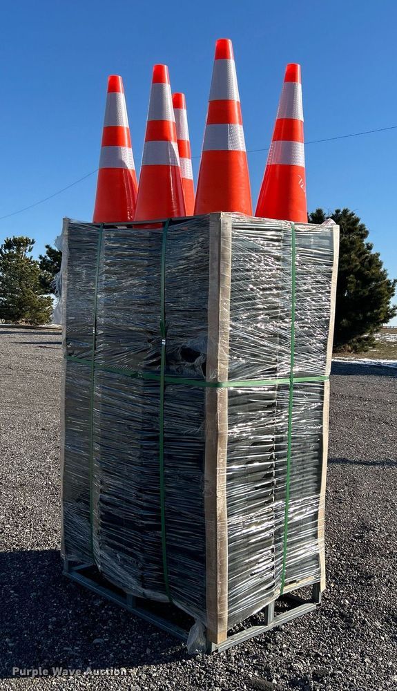 image for item DN0659 Approximately 250 traffic cones
