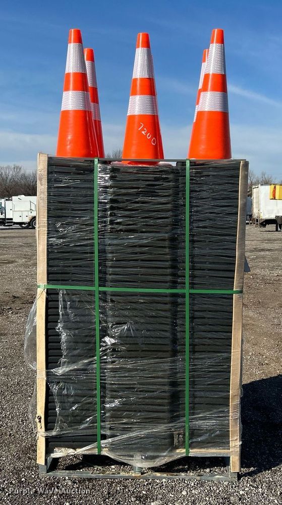 image for item DN0660 Approximately 250 traffic cones