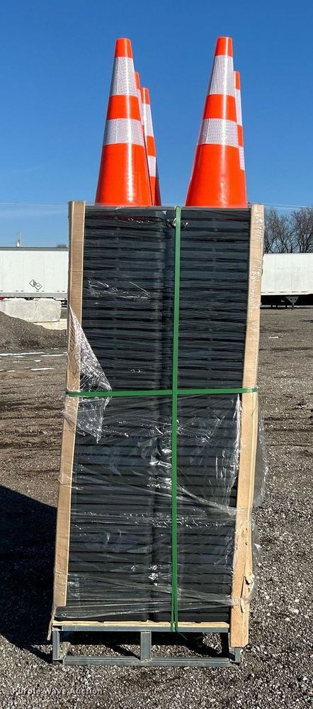 image for item DN0660 Approximately 250 traffic cones