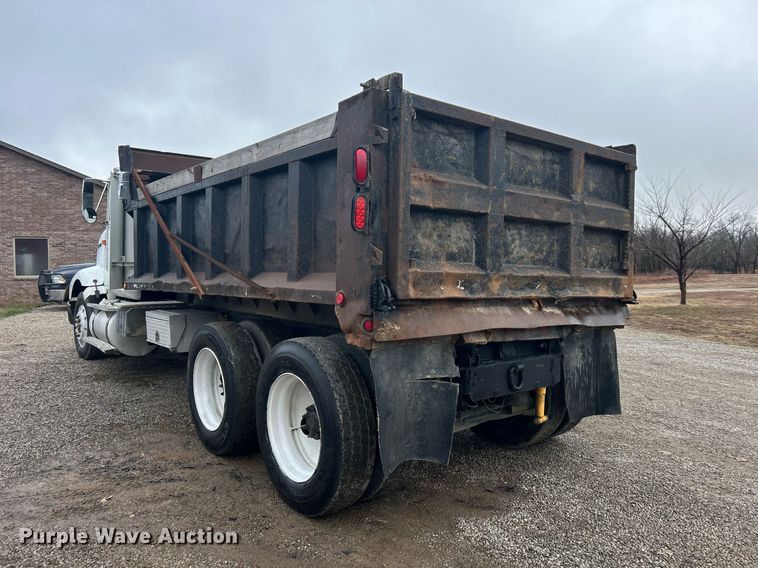 image for item DN0670 1994 International  9400 dump truck